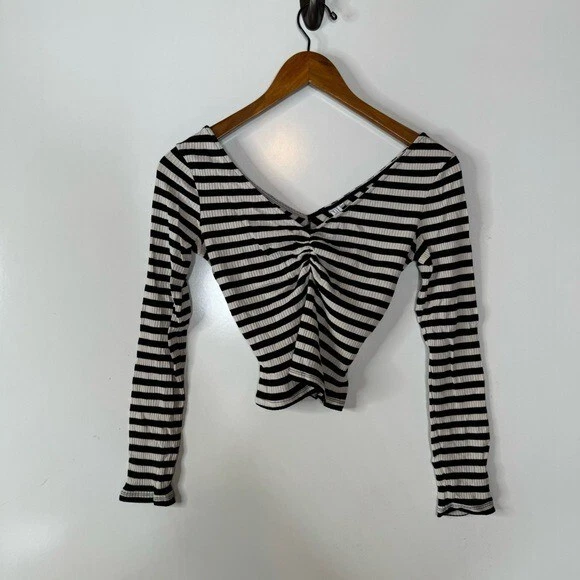 & other stories Striped V Neck Long Sleeve Cropped Shirt Size 2 - Image 1 of 4