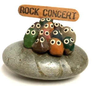 Vintage Rock Concert Paperwoeght, Art Stone, 1970's - Picture 1 of 5