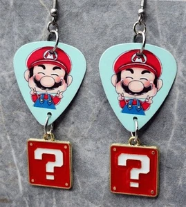 Pendientes de guitarra Super Mario Bros Mario Pick con dijes rojos de caja de preguntas - Imagen 1 de 5