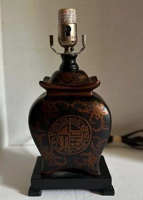 Lámpara de porcelana medallones negros y bronce de 13" Oriental Furniture Foto 1 de 4