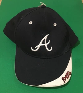 SOMBRERO ATLANTA BRAVES AZUL con GORRA DE BÉISBOL RIBETE BLANCO $10 DE DESCUENTO VENTA NUEVO - Imagen 1 de 8