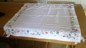 VINTAGE 80ER JAHRE TISCHDECKE - BLUMENSCHLEIFEN UND BORDÜRE - Bild 1 von 9