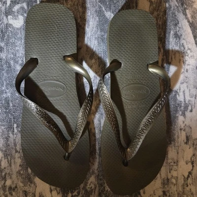 Chanclas deportivas Havaianas para hombre talla 9 bronce macizo, sandalias de tanga Foto 1 de 4