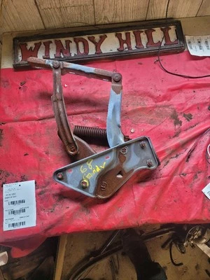 Coupe Deville 1968 pasajero capó derecho bisagra se adapta a Cadillac 68-70   Foto 1 de 4