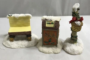 "MAIL BOX, BENCH & LAMP POST" Charming Tails ~ 3 Figuren - ohne Karton - Bild 1 von 12