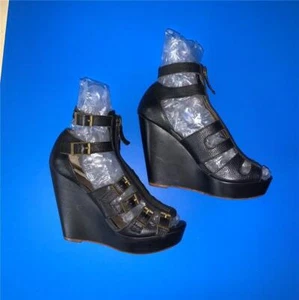 Cynthia Vincent schwarze Plateau-Keilabsatzschuhe mit Reißverschluss vorne und Schnallen Größe 5,5  - Bild 1 von 5