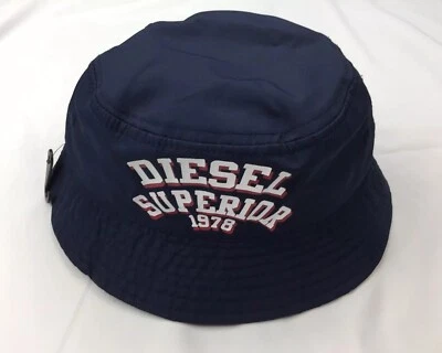 Gorra de verano con cubo de diseñador azul oscuro talla 2/4 marca Diesel para niños Foto 1 de 4