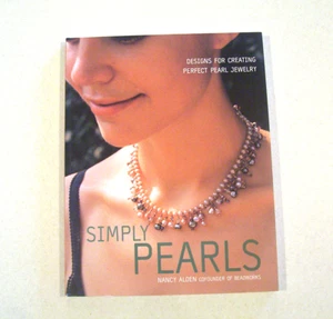 Libro de bolsillo con patrones de fabricación de joyas Simply Pearls - Imagen 1 de 2