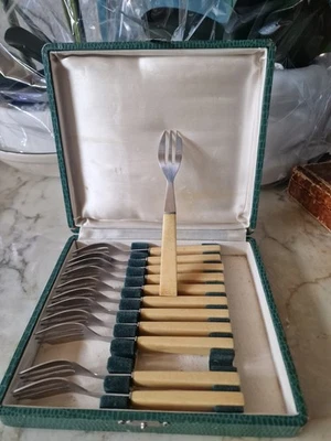 6 FOURCHETTES A GATEAUX / DESSERT,  METAL ARGENTE - Photo 1/4