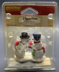 2005 Lemax Kissing Snow Couple Polyresin Figur Artikel #52152 - Neu - Bild 1 von 3