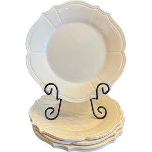 Pier 1 McKenzie Marfil Crema Festoneado Juego De 5 Platos De Cena 10 3/4" - Imagen 1 de 10