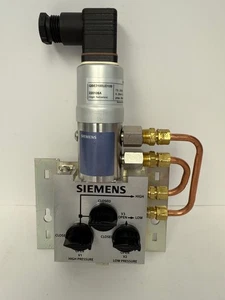 SIEMENS QBE3190UD100 WET DIFFERENTIAL PRESSURE SENSOR WITH MANIFOLD NEW OPEN BOX - Picture 1 of 8