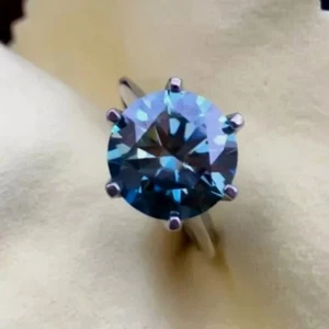 Anillo solitario de diamantes azules de corte redondo tratado certificado de 5,45 quilates en plata 925 - Imagen 1 de 4