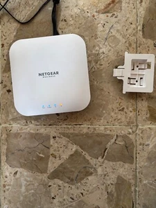 Netgear wifi 6 AX1800 Dual Band PoE Wirelesss Access Point WAX214 - Photo 1/4