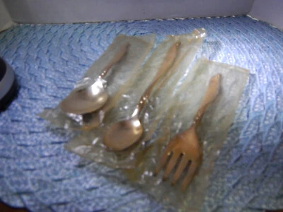 De colección 1881 2 cucharas plateadas para bebé y 1 tenedor marca Rodgers Co. Onieda paquete original (3) Foto 1 de 4