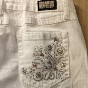 Earl Jean Capri Damen Größe 10 Weiß Denim Verzierte Taschen Gerollte Bündchen - Bild 1 von 8