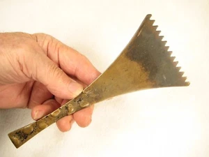 JAPANISCHE ANTIKE 120 JAHRE ALTE MEIJI-ÄRA BRONZE TEEZEREMONIE RAKE GEALTERTE PATINA - Bild 1 von 15