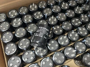 QTY-20 Siemens / TDK B43306-W0227-M3 ELEKTROLYTKONDENSATOR 220UF 385V 20% - Bild 1 von 2