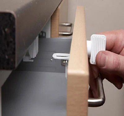 MAGNETIC DRAWER KITCHEN CABINET CUPBOARD LOCK LATCH - CHILD BABY TODDLER SAFETY - Image 1 of 2