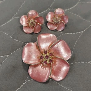 BEST Pink Enamel Floral Brooch Pendant and Post Earrings Vintage - Picture 1 of 10