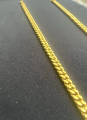 Cadena de acero inoxidable chapada en oro de 18 quilates con corte de diamante Foto 1 de 3