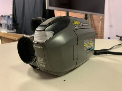 Panasonic PV-L780D 300X VHS-C Camcorder Palmcorder AS-IS UNTESTED - Image 1 of 4