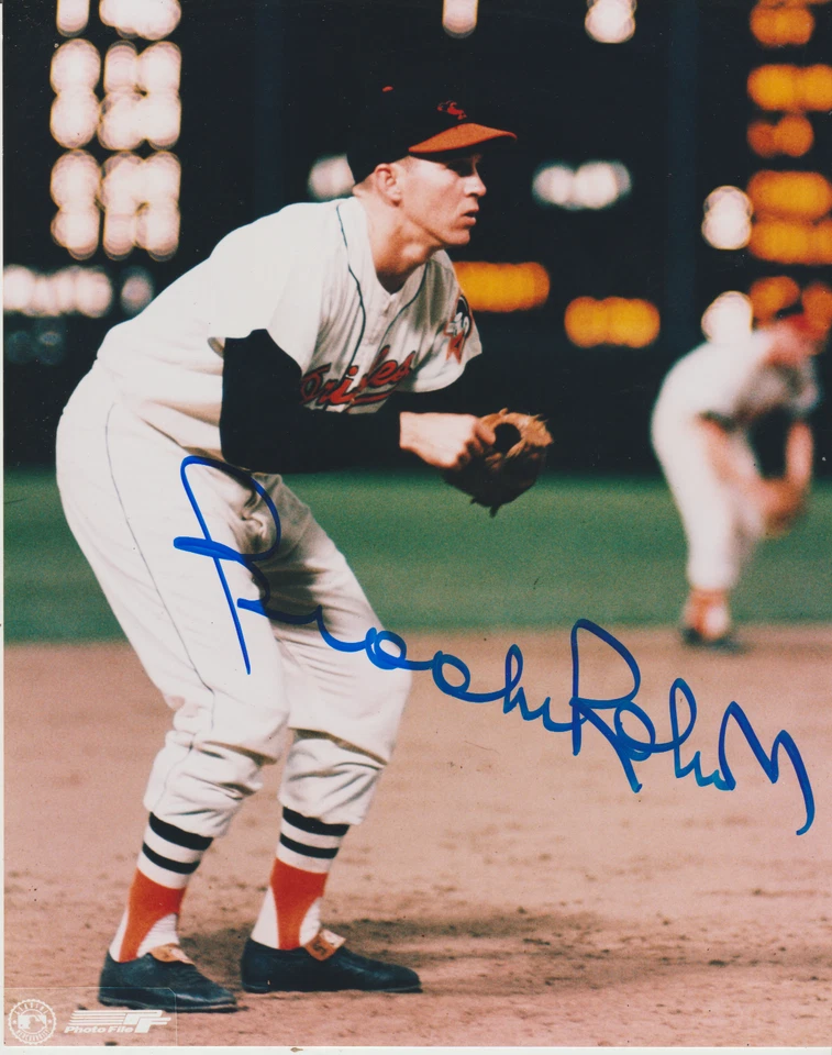 Brooks Robinson Signed Glossy Color 8 x 10 - No Coa - Baltimore Orioles - Image 1 of 1