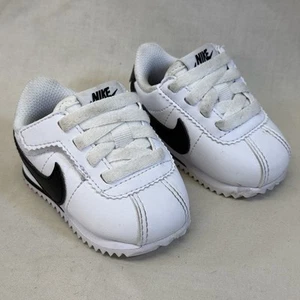 Nike Cortez EasyOn para niños pequeños talla 2C blanco/negro (DM0952 108) Panda blanco negro - Imagen 1 de 9