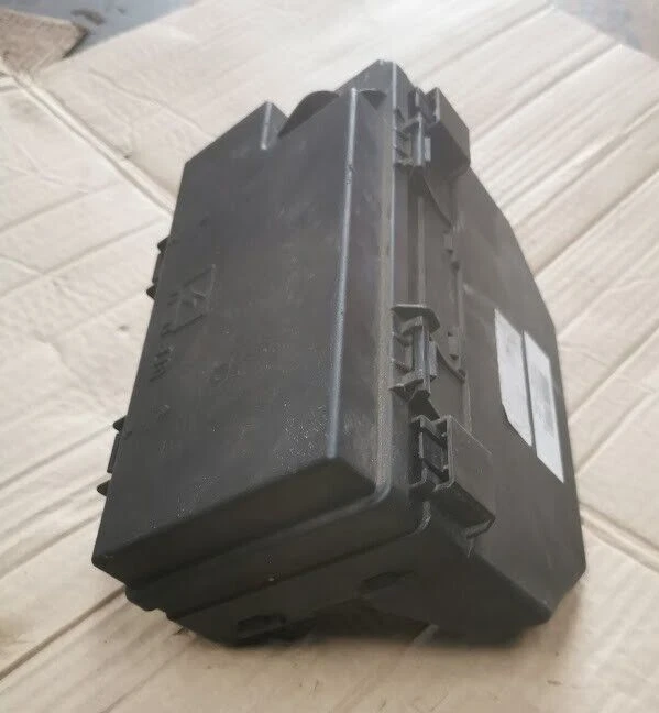 Chrysler Grand Voyager 2009-2020/Dodge Journey TIPM caja de fusibles 04692290AG Foto 1 de 3