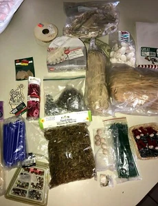 GROSSES LOS WEIHNACHTEN BASTELARTIKEL Stroh PIXIES PERLEN SET KONFETTI ROTE STÖCKE WOW! - Bild 1 von 4