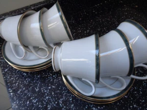 BOOTS HANOVER GREEN CUPS AND SAUCERS X 6 - Picture 1 of 2