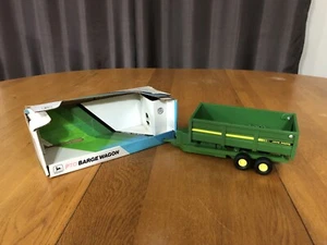 VINTAGE 1989 ERTL JOHN DEERE PTO BARGE WAGON NIB 1/32 SCALE #5623 REPAIR/PARTS - Picture 1 of 16