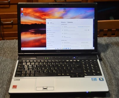notebook portatile Fujitsu LifeBook E781 i7 15,6" HD+ SSD DVD - Immagine 1 di 4