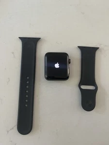Apple Watch Series 3 42mm Working *Has Password Lock* - Zdjęcie 1 z 3