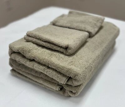 New 4 Piece Bath Towel Set- Linen - Image 1 of 4