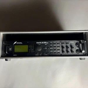 USED FRACTAL AUDIO SYSTEMS Axe-Fx II Multi-effects with Rack Case Free Shipping - Picture 1 of 6