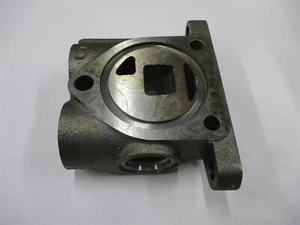 76611-38110 KUBOTA CONTROL VALVE CONNECTION PLATE F2000 F2100 F2400 FZ2100 + - Picture 1 of 3