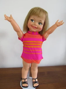 Bambola GIGGLES vintage 1967 ideale funzionante scarpe e outfit originali alta 18" - Foto 1 di 19