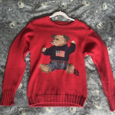 Suéter Vintage Ralph Lauren Vermelho Bandeira Americana Urso 1992 Masculino Pequeno - Imagem 1 de 4