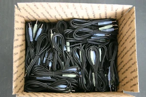 Câble auxiliaire stéréo 100 pièces Hotron 3,5 mm 1/8" 6 pieds 6' mâle vers mâle vendeur américain - Photo 1/2
