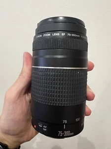 Canon Zoom Lens EF 75-300mm 1:4-5.6 III Telephoto AF MF EOS DSLR Cameras 58mm - Picture 1 of 5