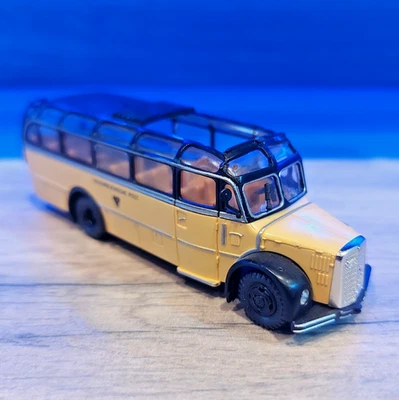 Roco 332003 Saurer Komet Coach Austrian Post Beige Black 1:87 Scale - Image 1 of 4