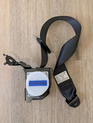 马自达 3 2016 原始设备制造商右后座\左座椅皮带收回器 T89512T — 第 1/3 张图片