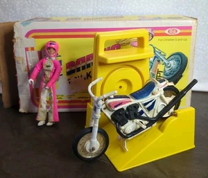 RARO! JUEGO CICLO DERRY DARING TRICK (EVEL KNIEVEL) 1974 Con Caja Original - Imagen 1 de 23
