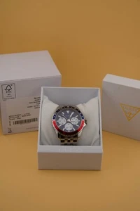 Guess U1107G2 Herrenuhr – Sportlicher Chronograph mit Pepsi-Lünette - Bild 1 von 8