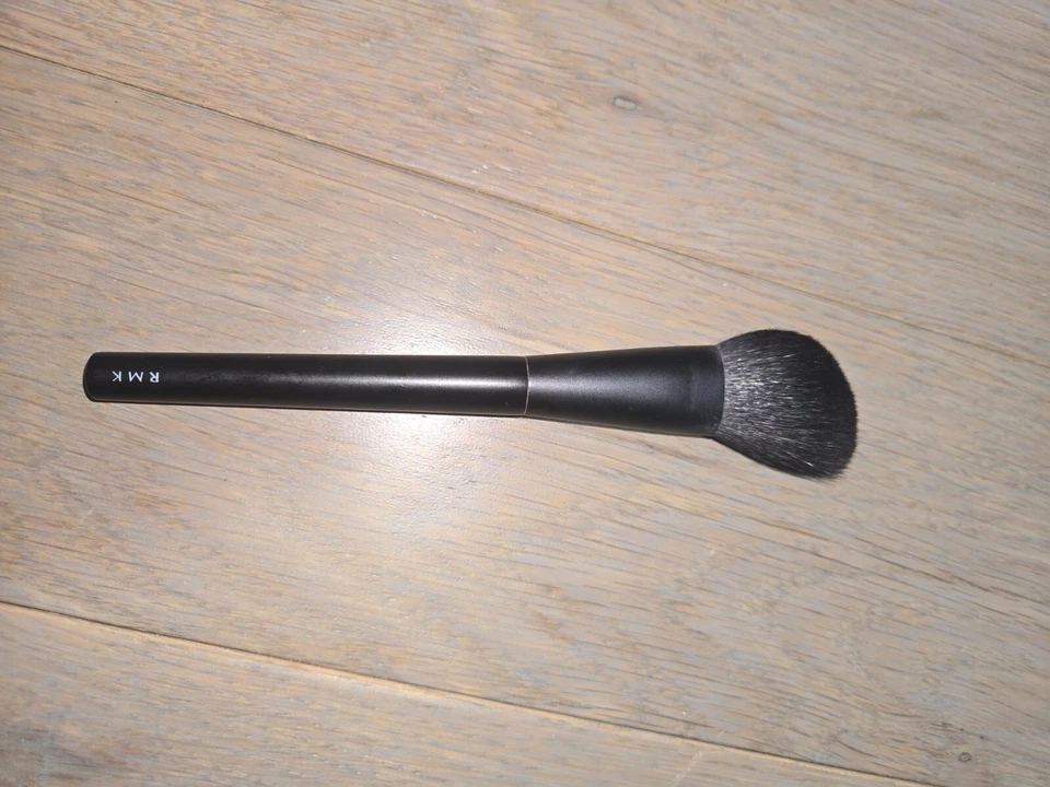 Preloved RMK Face Color Brush Angled Natural Cheek Contour Blush Bronzer - Image 1 of 3