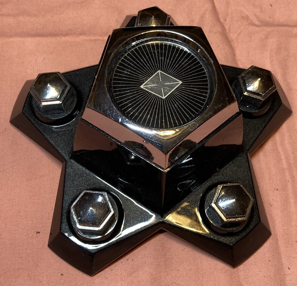 80-88 雪佛兰 MONTE CARLO EL CAMINO MALIBU 14 英寸拉力赛轮毂中心盖新品 — 第 1/4 张图片