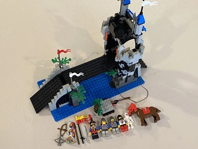 LEGO Castle: Royal Drawbridge (6078) – 100% Complete Excellent Condition - Image 1 of 4