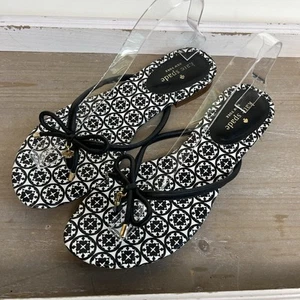 Kate Spade New York Mistic Black White Geometric Bow Sandals 10M Gold Charm Flat - Picture 1 of 9