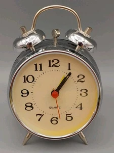 Vintage Desktop Quartz Alarm Clock Easy to Use Works AA Battery included - Picture 1 of 9
